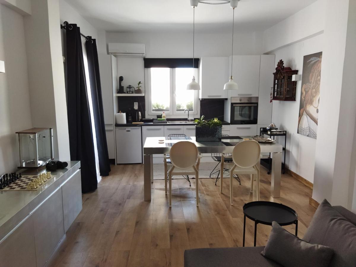 Minimal Apartment By The Beach Corinth Dış mekan fotoğraf