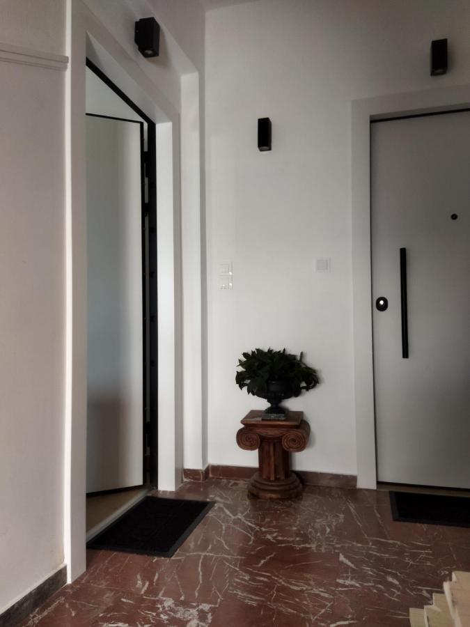 Minimal Apartment By The Beach Corinth Dış mekan fotoğraf