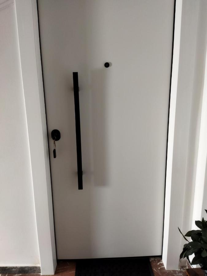 Minimal Apartment By The Beach Corinth Dış mekan fotoğraf