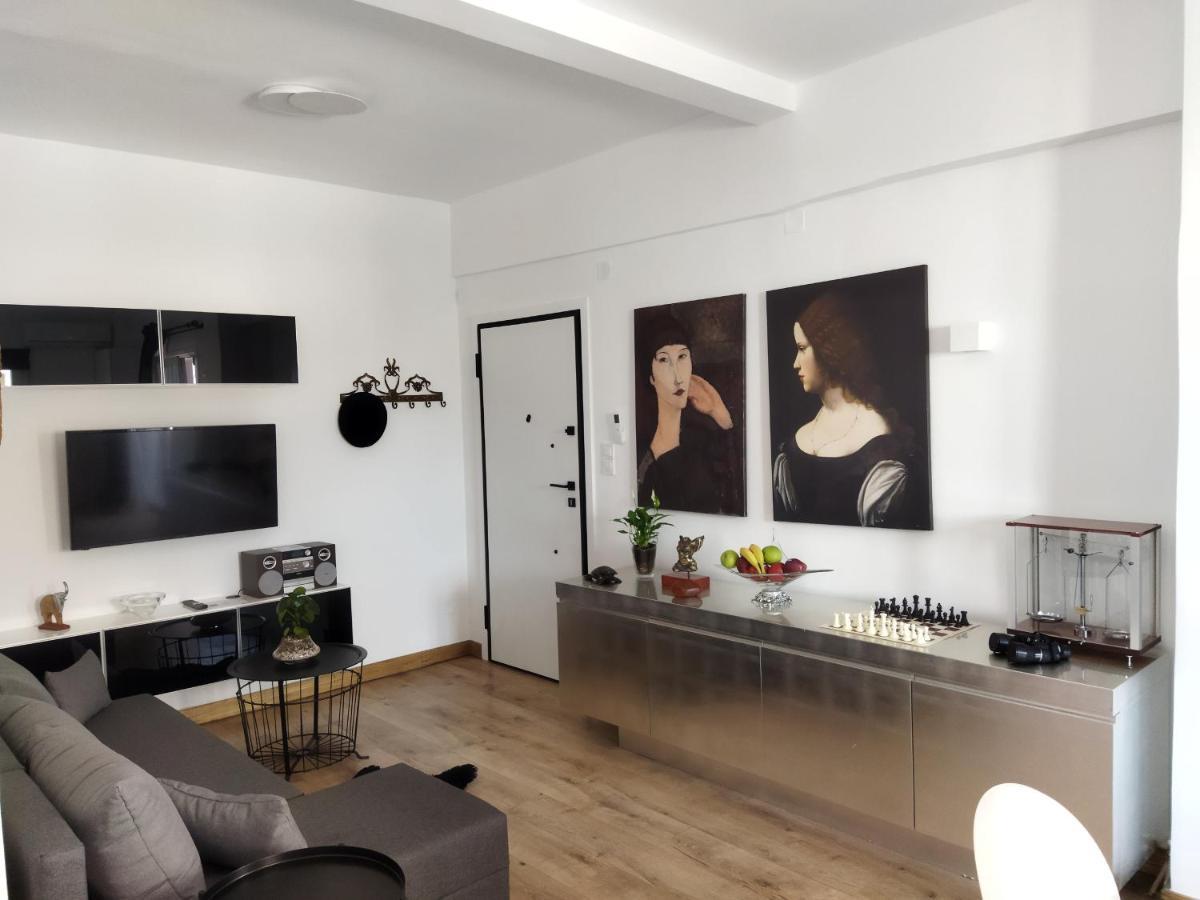 Minimal Apartment By The Beach Corinth Dış mekan fotoğraf