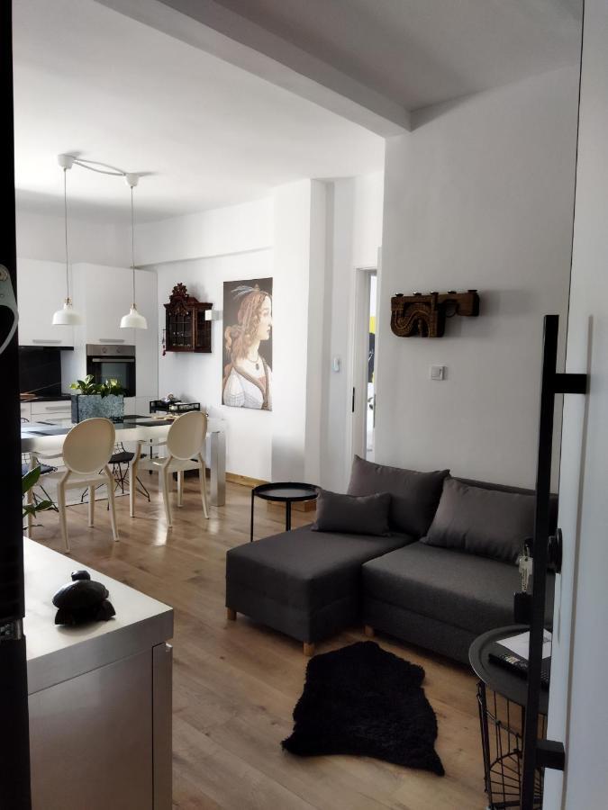 Minimal Apartment By The Beach Corinth Dış mekan fotoğraf