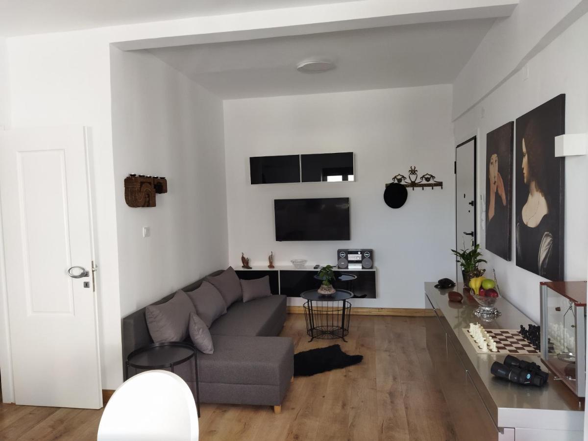 Minimal Apartment By The Beach Corinth Dış mekan fotoğraf