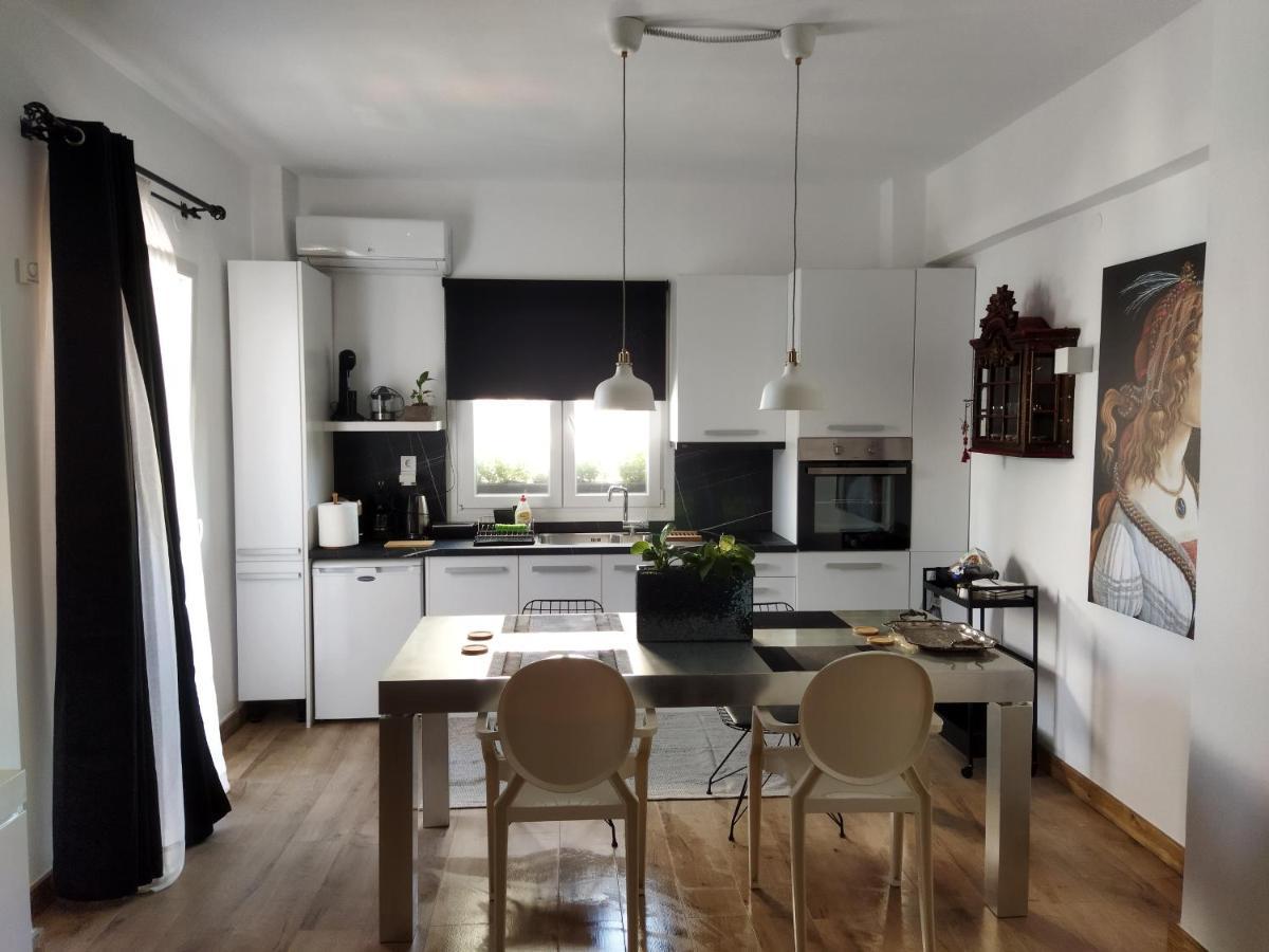 Minimal Apartment By The Beach Corinth Dış mekan fotoğraf